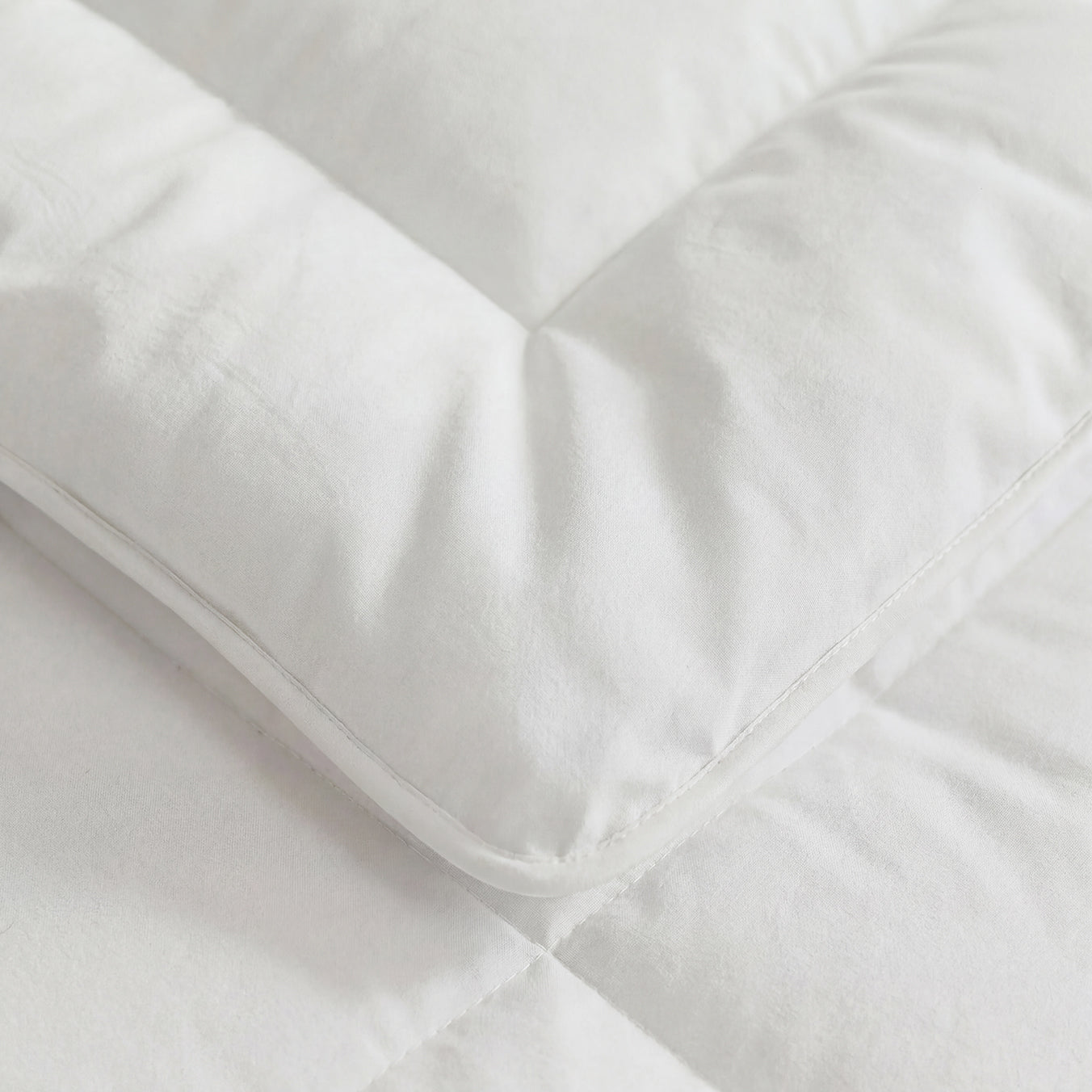 HOTEL SUPER-SOFT ALL-SEASON DUVET - LUXURY FEATHER-LIKE FILLING - LUXURY 100% COTTON COVER
