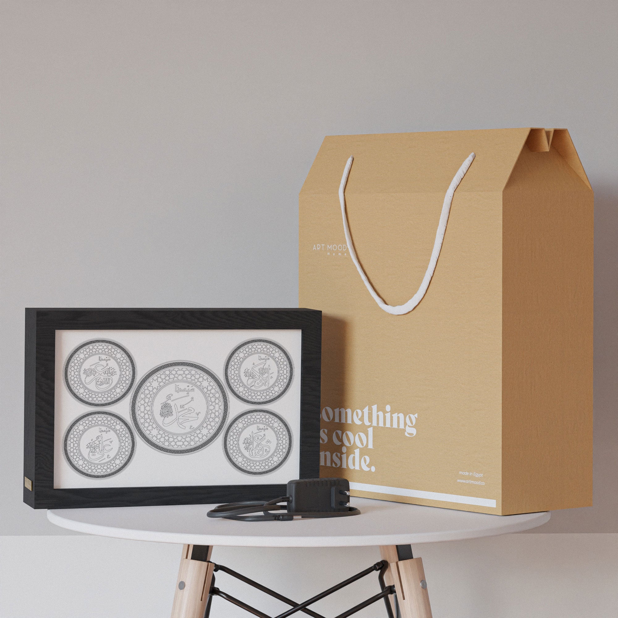 ٢ في ١ - برواز مضئ - الخلفاء الراشدين