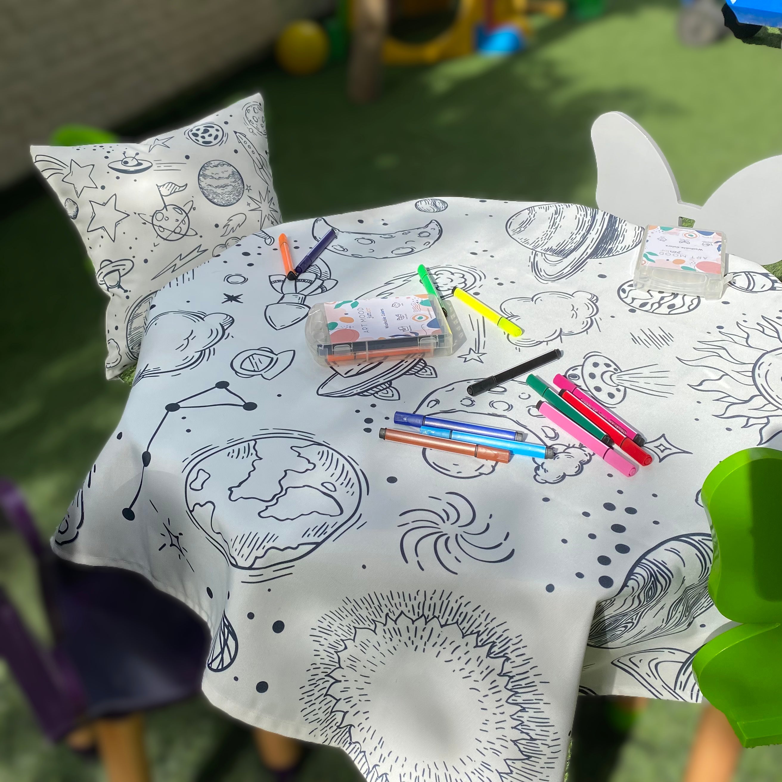 مفرش تلوين - سبيس