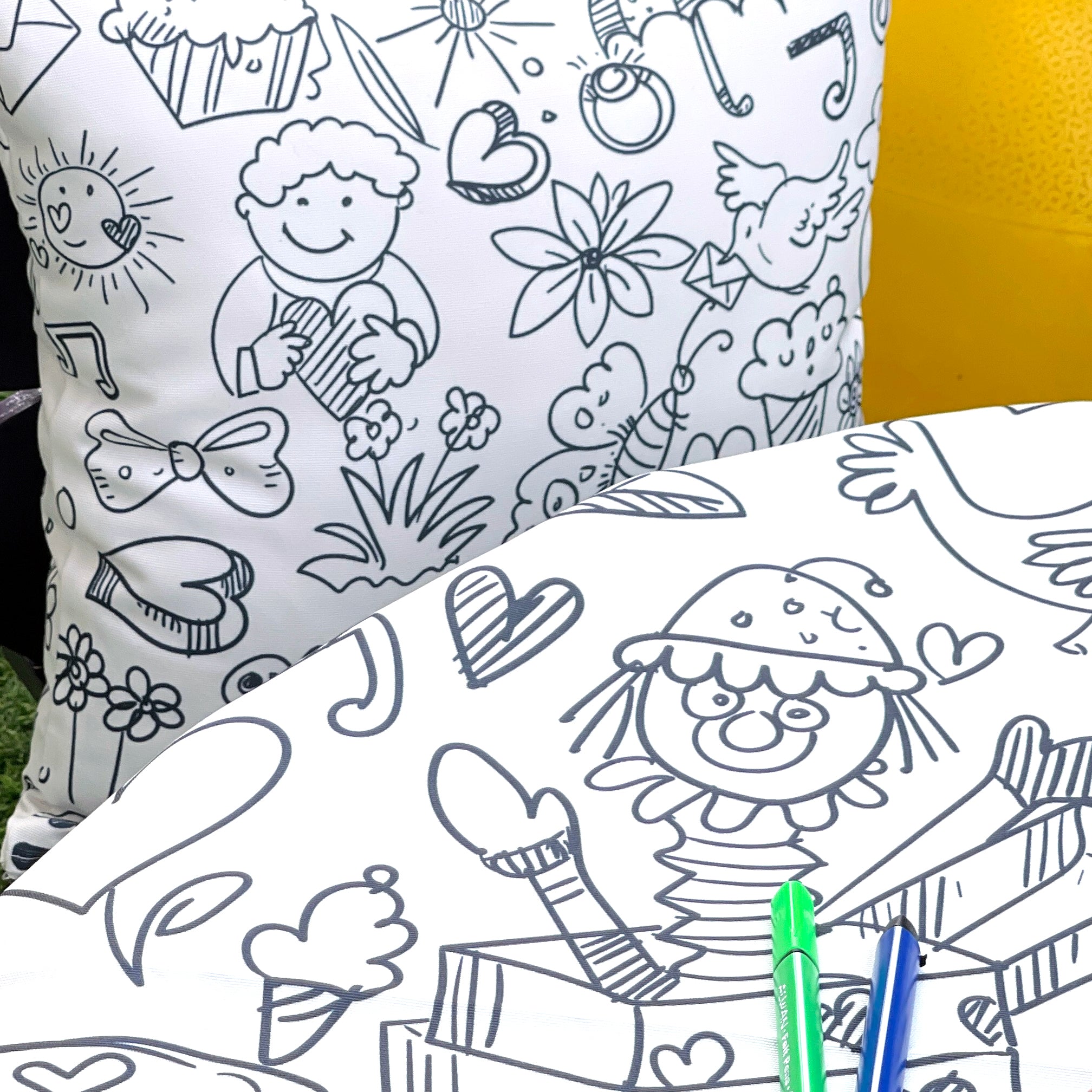 Coloring Tablecloth - Doddle Design