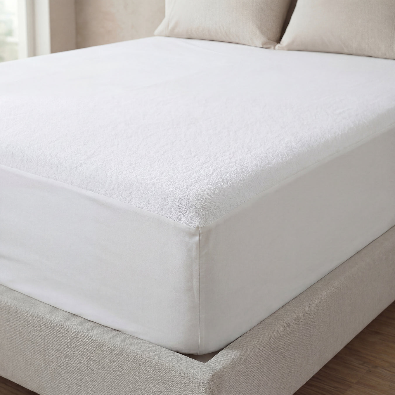 HOTEL WATERPROOF MATTRESS PROTECTOR - BREATHABLE & NOISELESS