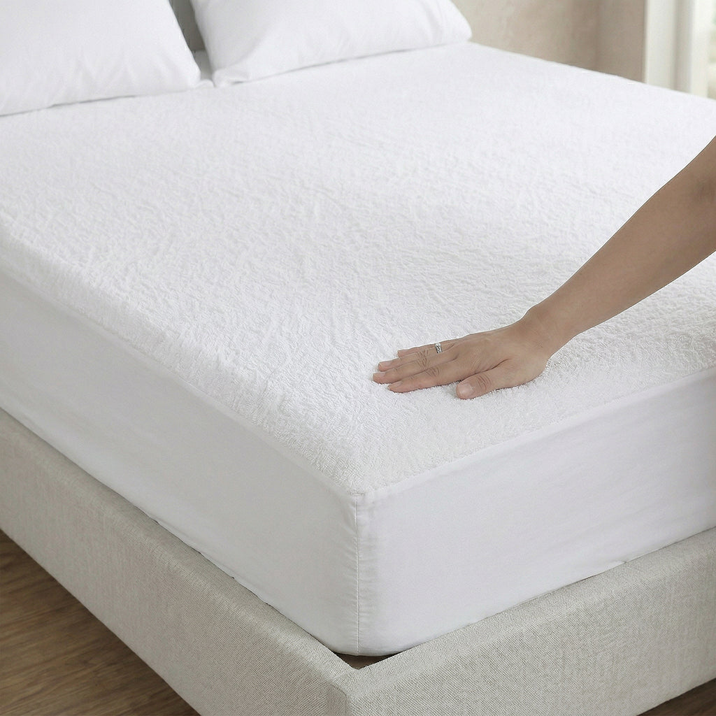 HOTEL WATERPROOF MATTRESS PROTECTOR - BREATHABLE & NOISELESS