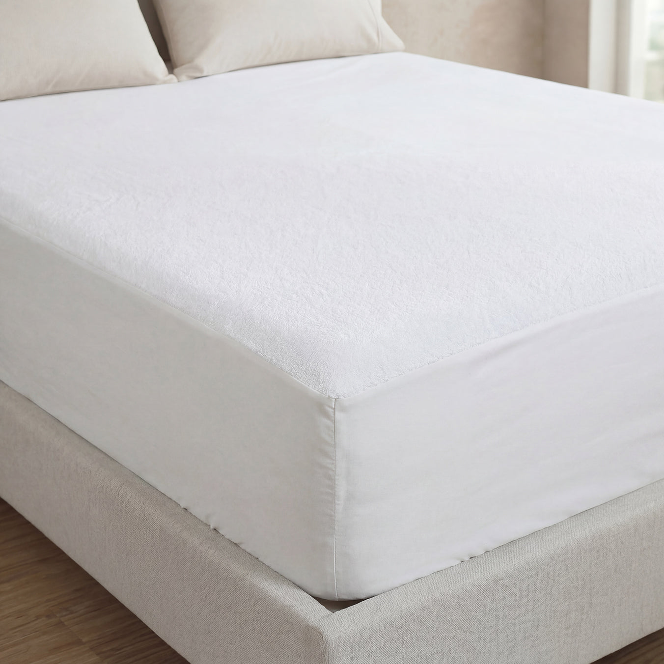 HOTEL WATERPROOF MATTRESS PROTECTOR - BREATHABLE & NOISELESS